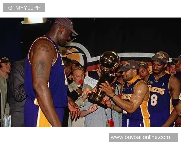 科比大女儿时尚风采闪耀奢侈品牌秀场成为瞩目焦点 科比大女儿时尚风采闪耀奢侈品牌秀场成为瞩目焦点