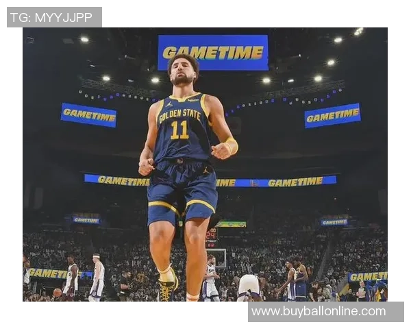 克莱半场表现出色三分球命中率高达百分之百助力球队取得领先 克莱半场表现出色三分球命中率高达百分之百助力球队取得领先