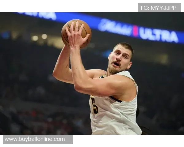 防守约基奇的关键在于限制他的上篮机会否则将彻底击溃我们的防线 防守约基奇的关键在于限制他的上篮机会否则将彻底击溃我们的防线