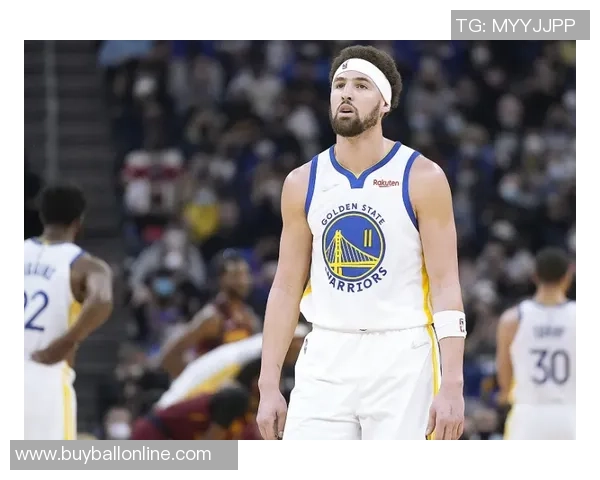 乌布雷半场表现全面贡献12分5板2助2断1帽展现全能实力 乌布雷半场表现全面贡献12分5板2助2断1帽展现全能实力