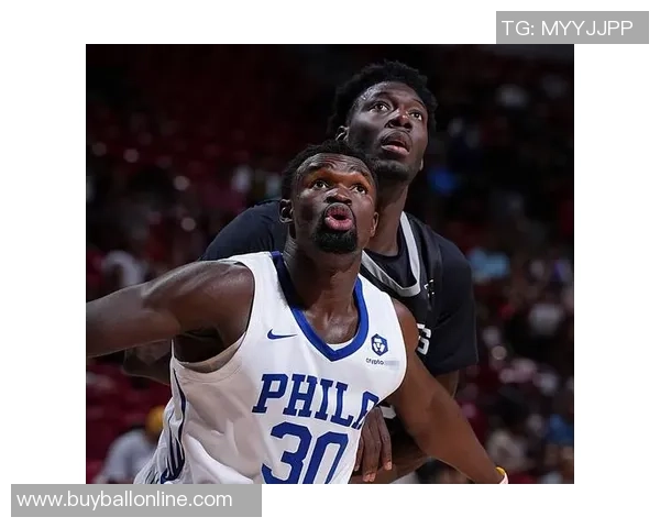 汤姆林表现抢眼10投8中轻松砍下18分6篮板2抢断并贡献5前场板 汤姆林表现抢眼10投8中轻松砍下18分6篮板2抢断并贡献5前场板