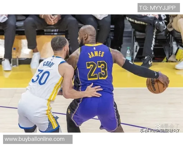 湖人实力提升显著逐渐与火箭并肩西部仅次雷霆掘金成争冠热门 湖人实力提升显著逐渐与火箭并肩西部仅次雷霆掘金成争冠热门